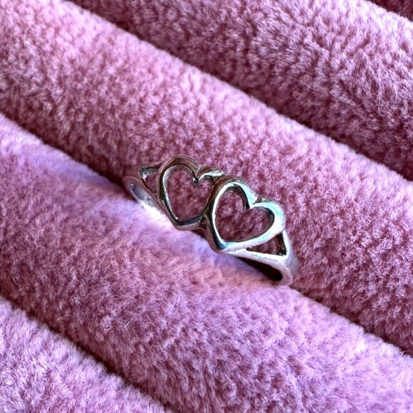 Sterling Silver Double Hearts Ring Size 6 Petite Simple Design 925 Stamped - Picture 2 of 11